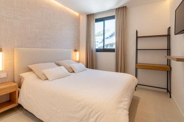 Apartment for sale in  Avenida 8 de Marzo, 4, Fuengirola photo 4