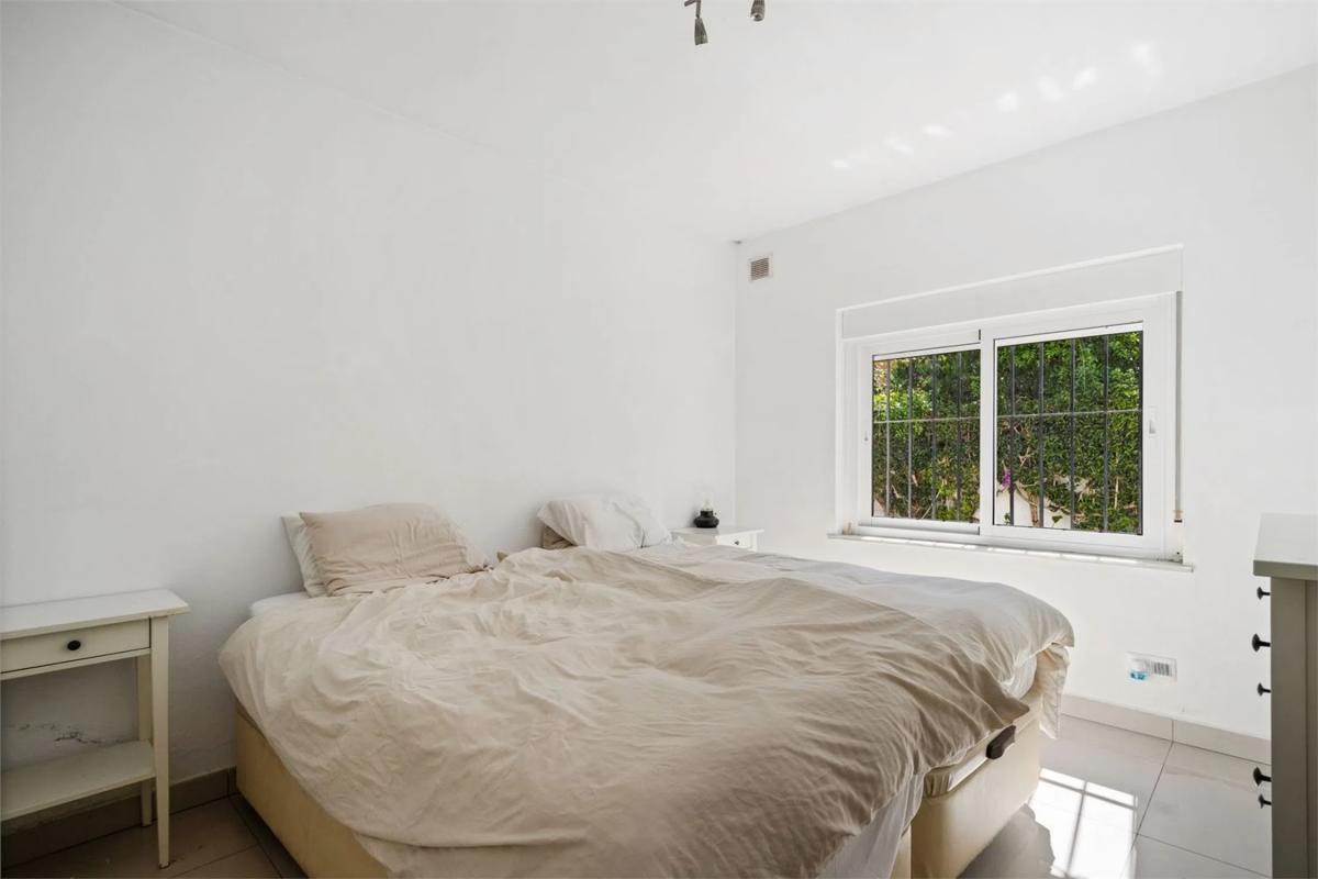 Venta de chalet independiente en Calle Vėlez Málaga, Fuengirola
photo 1