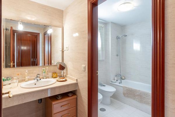 Apartment for sale in  Avenida de la Encarnación, 13, Fuengirola photo 4