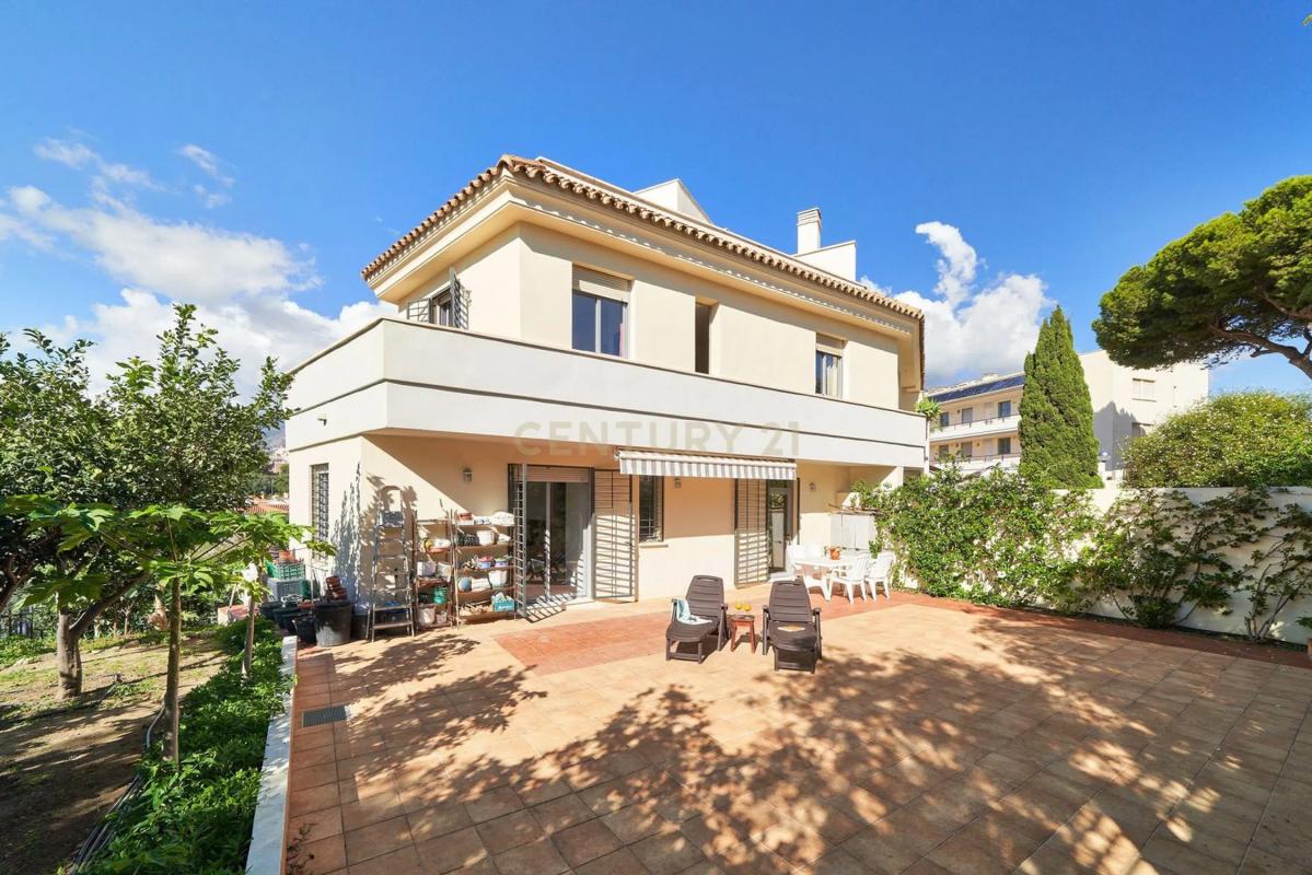Venta de chalet independiente en Calle Tucán s/n, Fuengirola
photo 3
