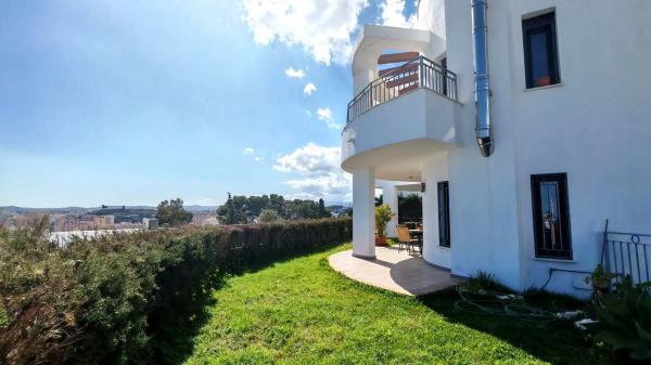 Chalet pareado en calle Castaño thumbnail 2