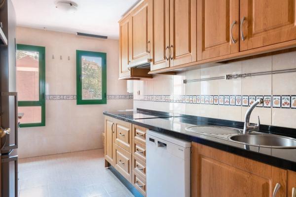 Duplex for sale on Calle las Dalias, Fuengirola photo 4