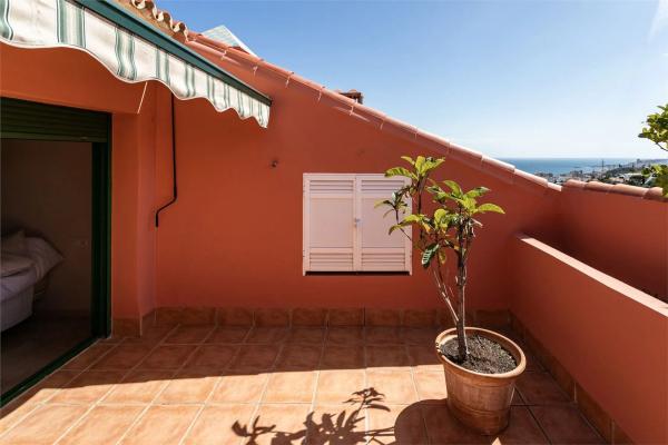 Penthouse for sale at  Calle las Dalias, Fuengirola photo 4