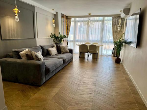 Sale of flat in Calle Colón, Fuengirola
photo 1