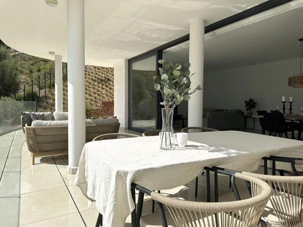 Apartment for sale in Calle Leticia, Fuengirola photo 1