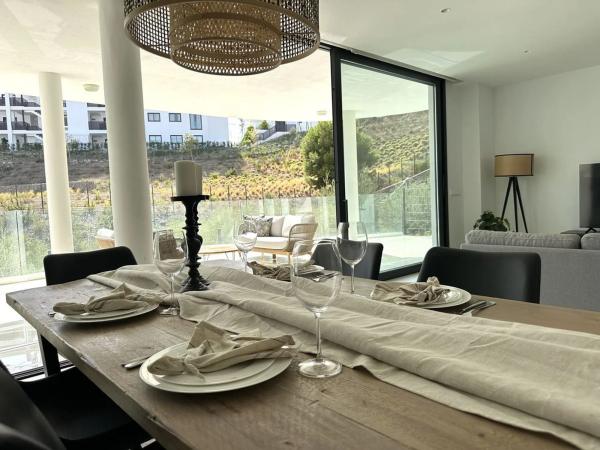 Apartment for sale in Calle Leticia, Fuengirola thumbnail 1