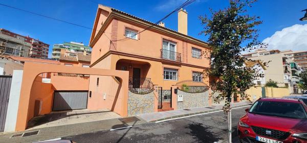 Chalet adosado en venta en Zona Puerto Deportivo , Fuengirola photo 1