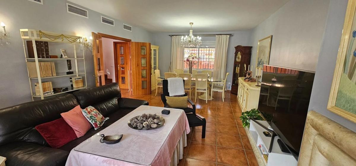 Venta de chalet adosado en  Zona Puerto Deportivo , Fuengirola photo 5