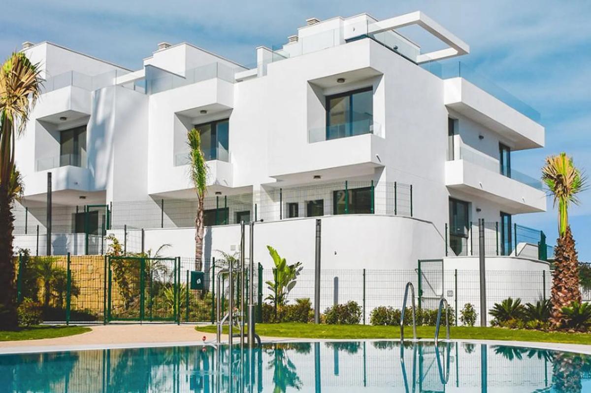 Venta de chalet adosado en Calle Encinas, 7 , Fuengirola photo 3