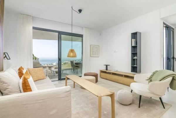 Apartment for sale in Avenida 8 de Marzo, 21, Fuengirola thumbnail 1