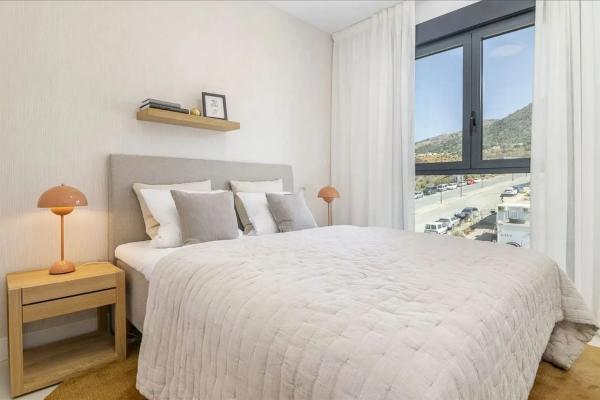 Apartment for sale in Avenida 8 de Marzo, 21, Fuengirola thumbnail 2