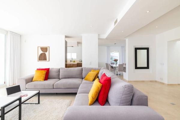 Chalet independiente en venta en Calle Acacias, Fuengirola
thumbnail 2