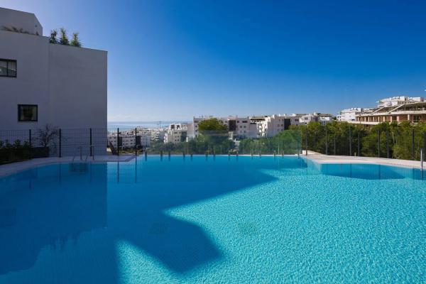Piso en venta en Avenida 8 de Marzo, 4, Fuengirola
thumbnail 2