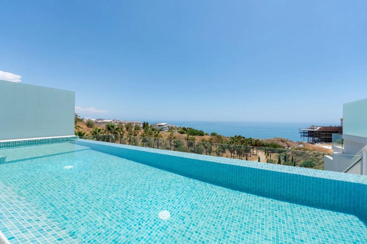 Venta de chalet adosado en Avenida del Higuerón , Fuengirola photo 5