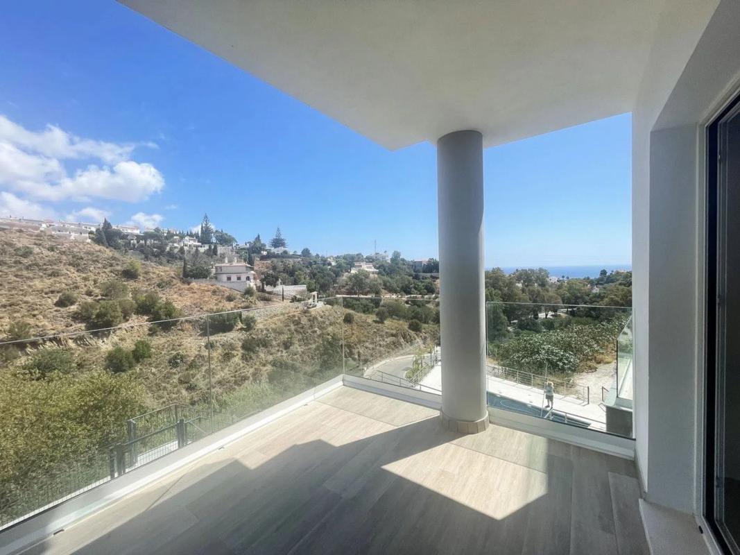 Venta de chalet adosado en Calle Pensamientos , Fuengirola photo 1