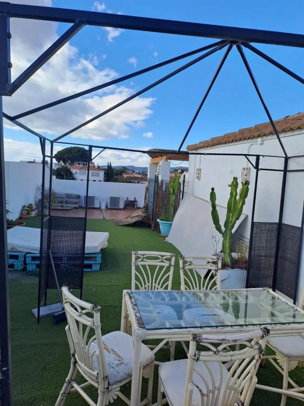 Sale of apartment in Calle el Roble s/n, Fuengirola
photo 2