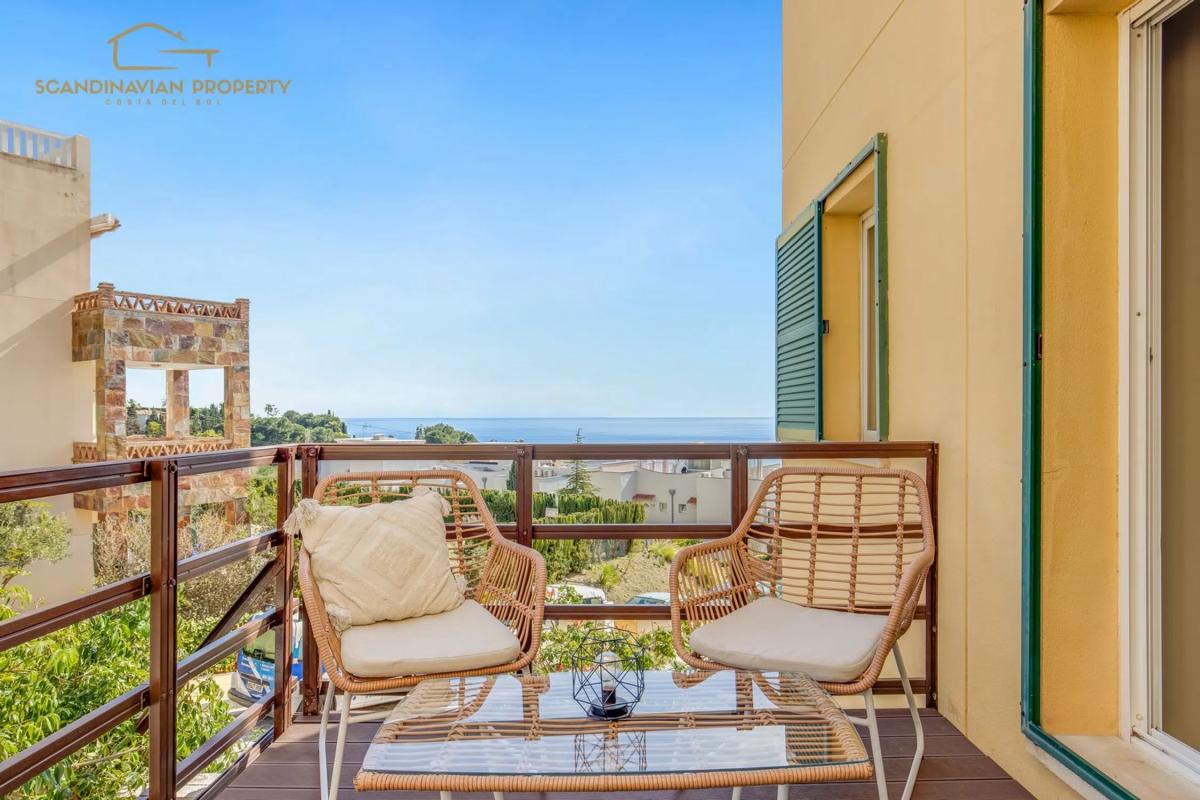 Venta de chalet adosado en  Calle Álamo del Higuerón , Fuengirola photo 3