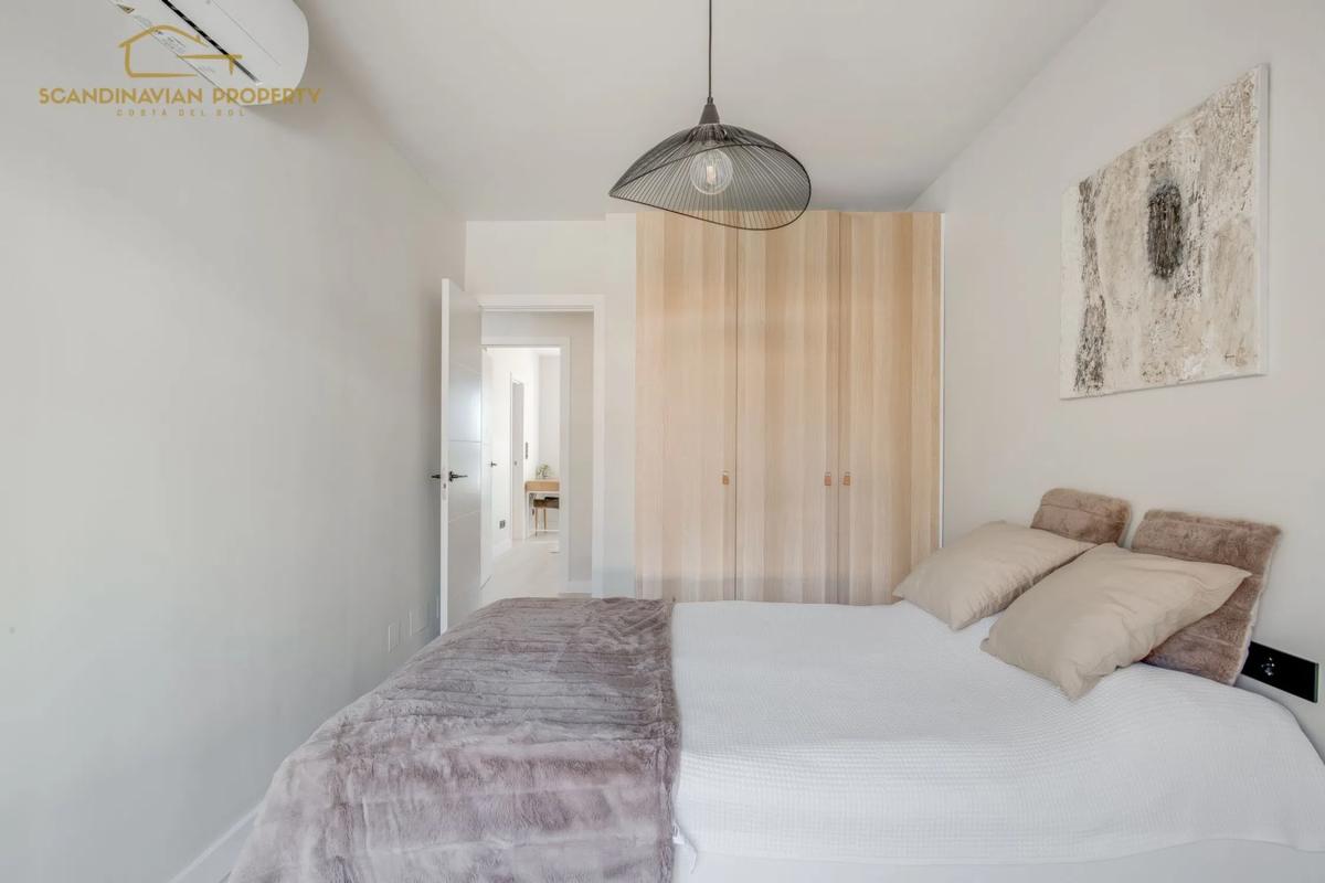 Venta de chalet adosado en  Calle Álamo del Higuerón , Fuengirola photo 5