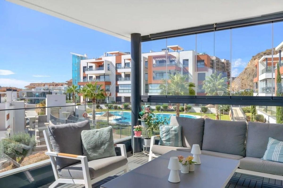 Продажа квартиры на Las Gaviotas, Фуэнхирола
photo 1