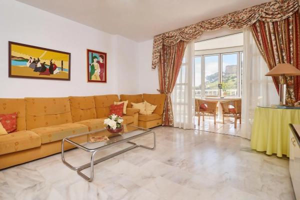 Piso en venta en Zona Sohail, Fuengirola
 photo 2