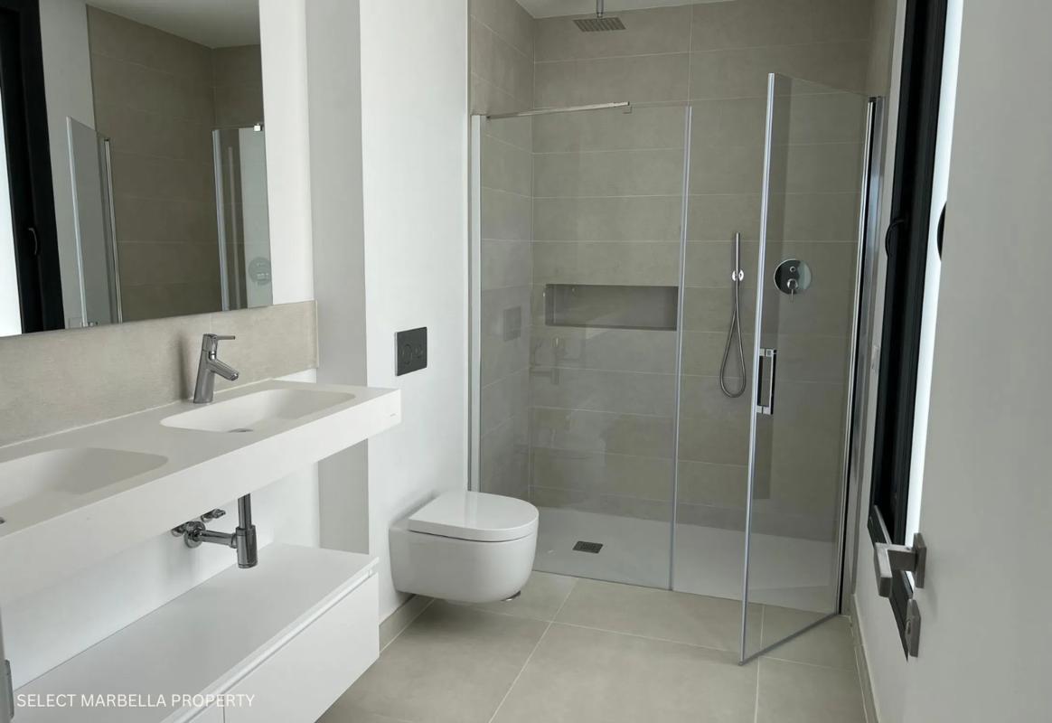 Venta de chalet independiente en Avenida Avenue 8 de Marzo, Fuengirola
photo 1