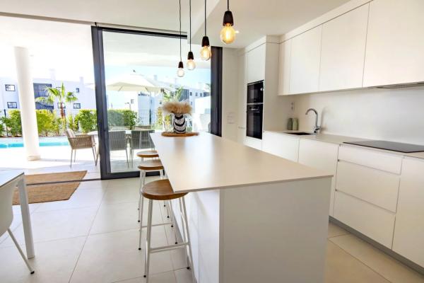Piso en venta en Calle Paula, Fuengirola
 photo 1