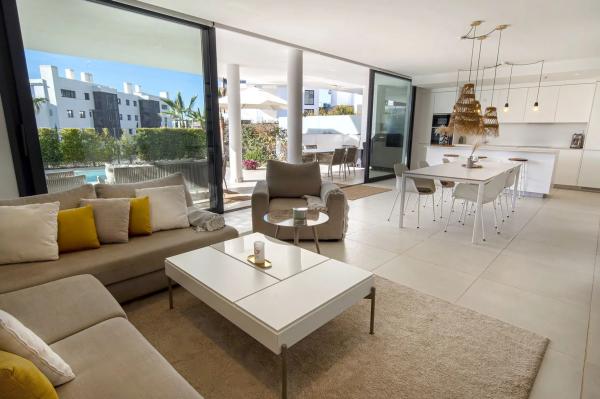 Piso en venta en Calle Paula, Fuengirola
 photo 3