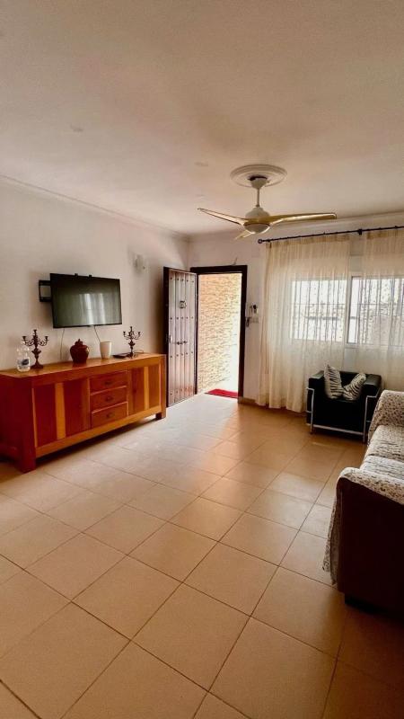 Продажа таунхауса в  Calle Miguel Márquez , Фуэнхирола photo 2