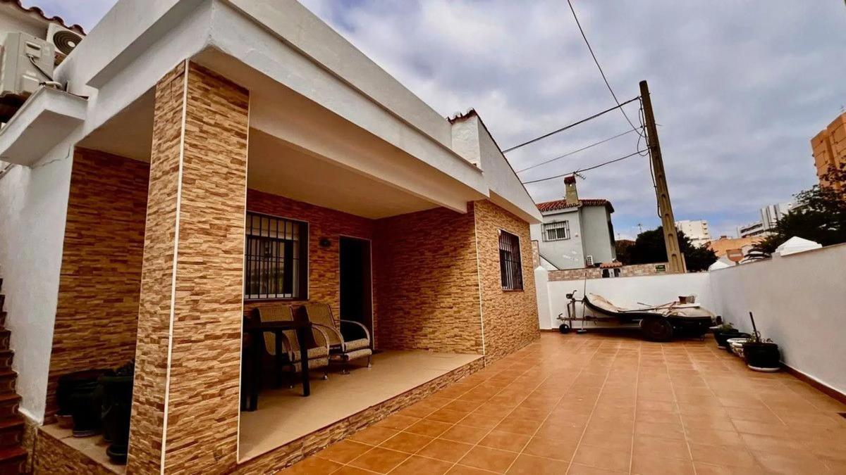 Продажа таунхауса в  Calle Miguel Márquez , Фуэнхирола photo 4