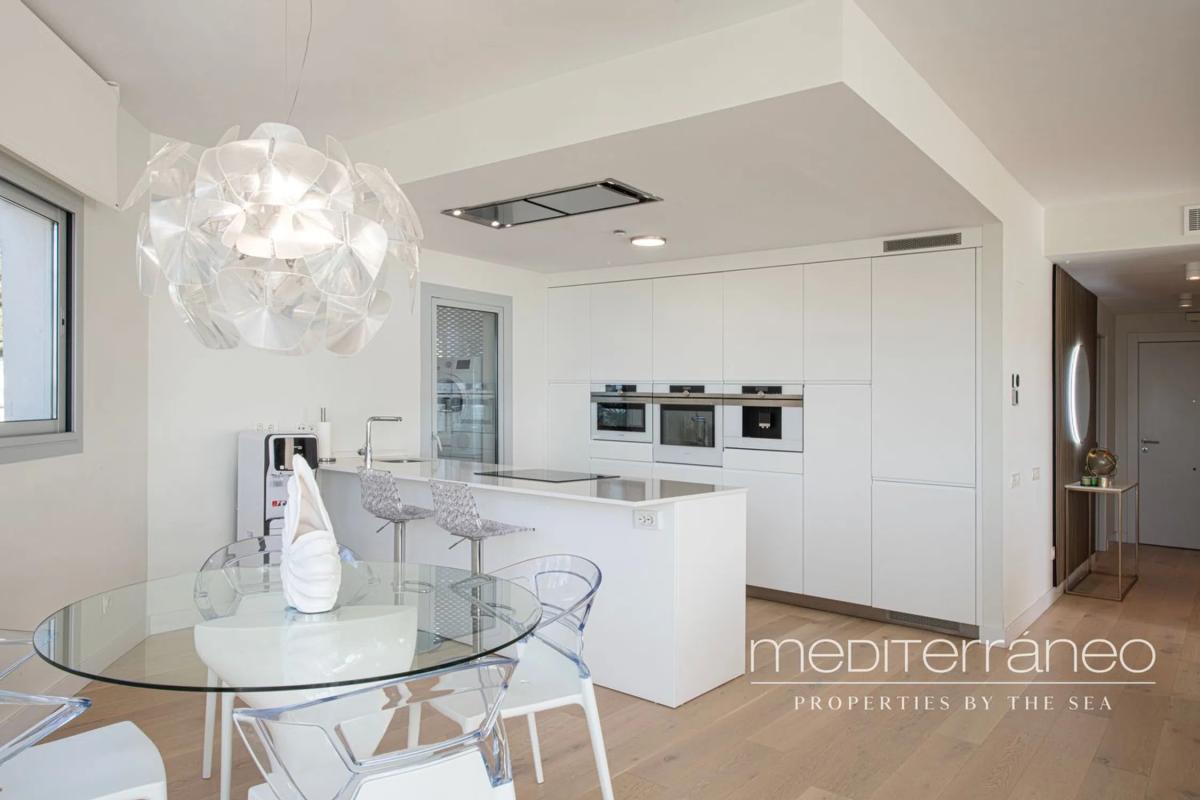 Продажа квартиры на Avenida del Higuerón, Фуэнхирола
photo 1