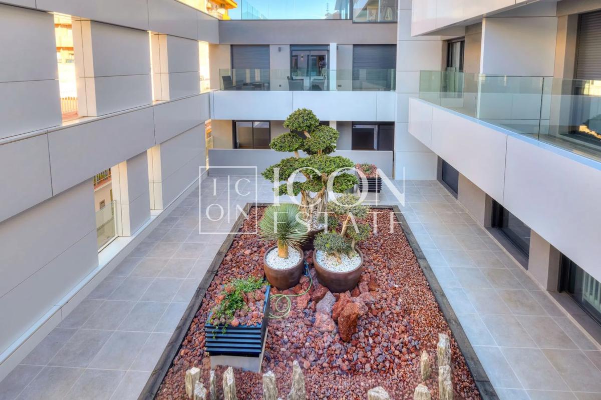 Продажа квартиры на Avenida Condes de San Isidro, 52, Фуэнхирола
photo 3