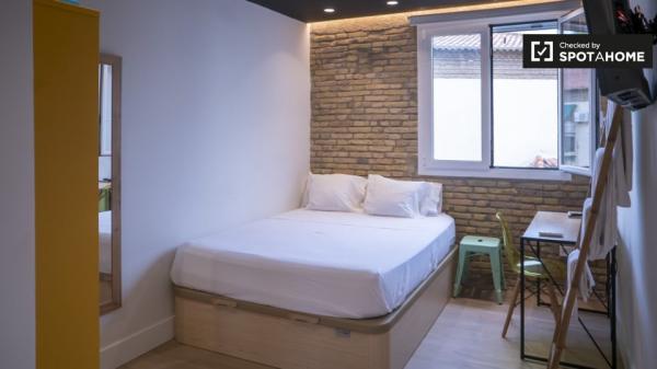 Apartment for rent in C/ de l'Omet , Valencia thumbnail 2