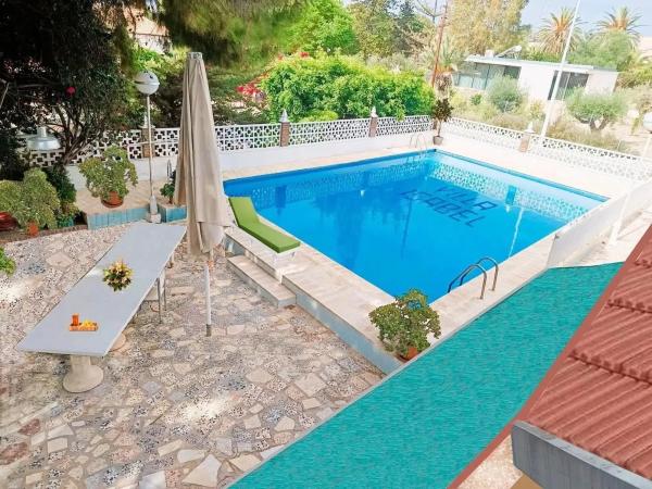 Chalet independiente en venta en Peña de Las Águilas, Elche / Elx
photo 1