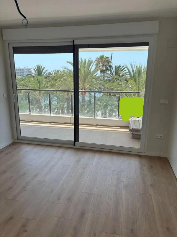 Sale of apartment in Barrio Casco Histórico-Santa Cruz, Alicante
 photo 2