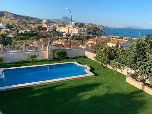 Chalet independiente en venta en Pueblo Acantilado - Lanuza, El Campello
thumbnail 1