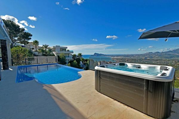 Частный шале на продаже в  Altea Hills, Алтея photo 1