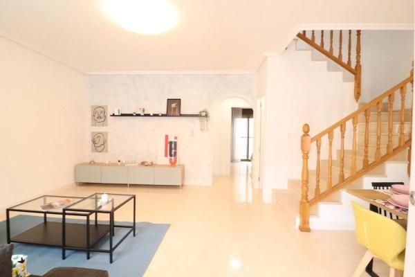 Chalet adosado en venta en Calle la Gineseta , San Miguel de Salinas thumbnail 2