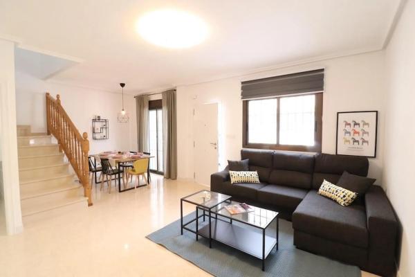 Chalet adosado en venta en  Calle la Gineseta , San Miguel de Salinas photo 4