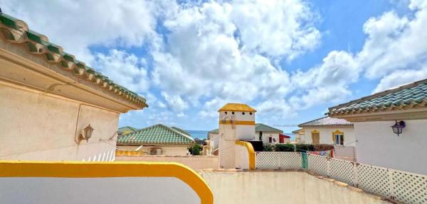Duplex for sale on Barrio La Siesta - El Salado - Torreta, Torrevieja thumbnail 1