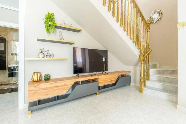 Chalet wolnostojący na sprzedaż w  Calle Monte Gurugu, Torrevieja photo 4