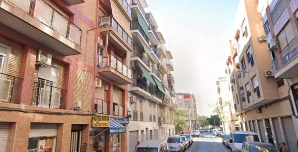 Продажа квартиры на Calle Ginés García Esquitino, Эльче / Эльх
 photo 1