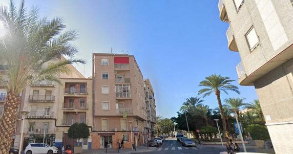 Продажа квартиры на Calle Ginés García Esquitino, Эльче / Эльх
 photo 3