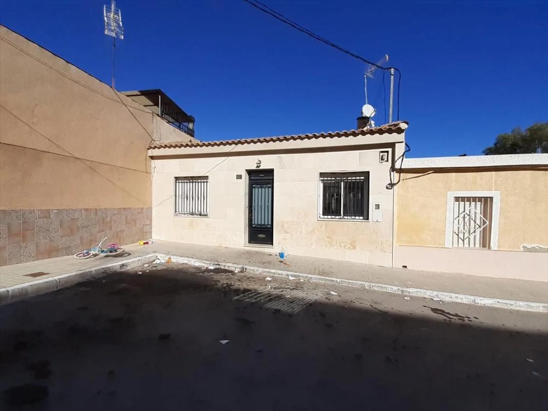 Venta de chalet independiente en Calle Numància, Elda
photo 1