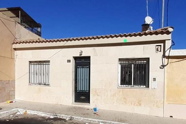 Chalet independiente en venta en Calle Numància, Elda
 photo 2