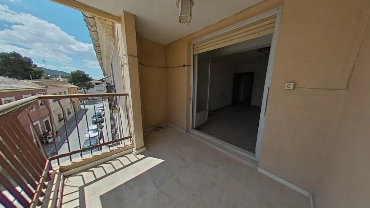 Venta de piso en Calle Cánovas del Castillo, Pinoso
photo 1