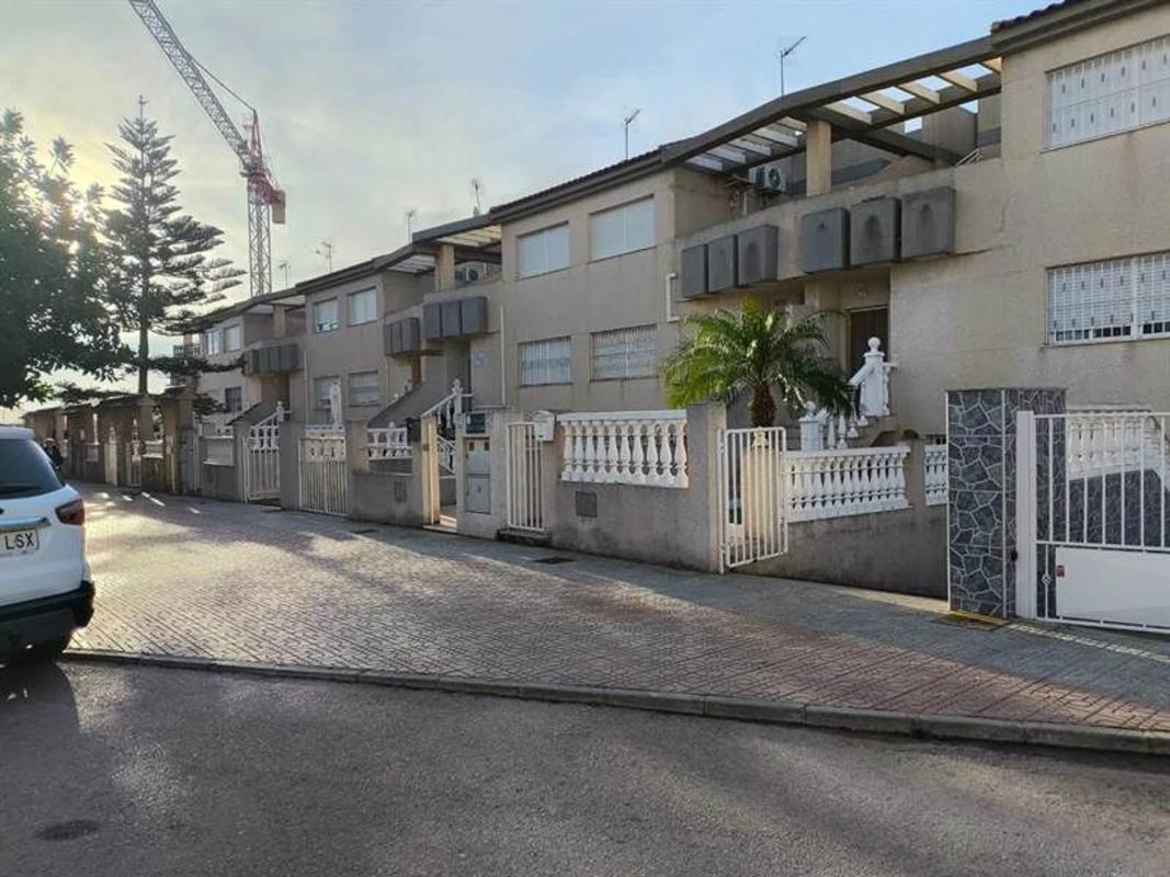Venta de chalet independiente en Calle Puerto Pizarro, Cartagena
photo 1