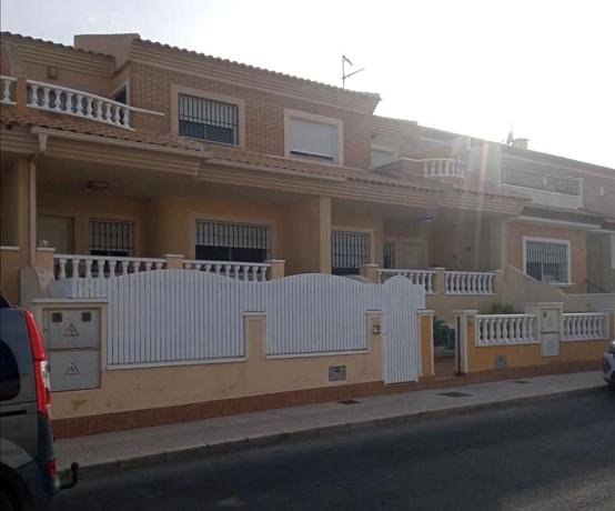 Sprzedaż mieszkania w Calle Estanislao Figueras, San Pedro del Pinatar
 photo 1
