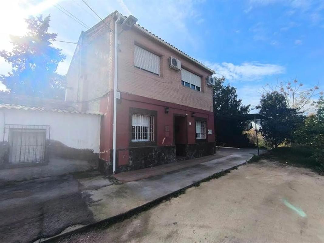 Sale of independent chalet in Rincón Merino, Murcia
photo 1