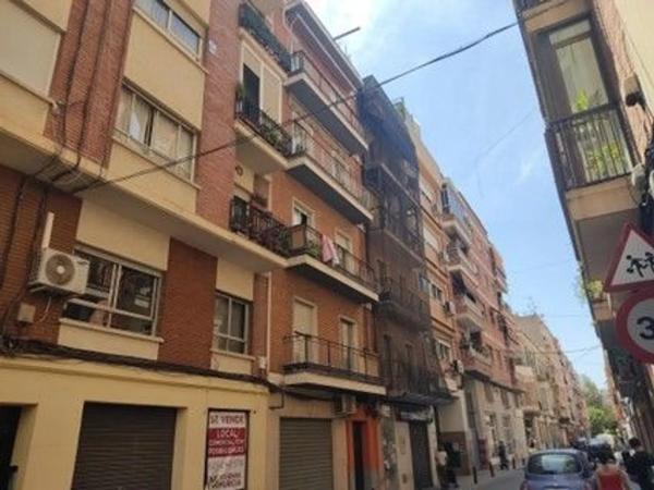 Sale of flat in Calle Álvarez Quintero, Murcia
 photo 1
