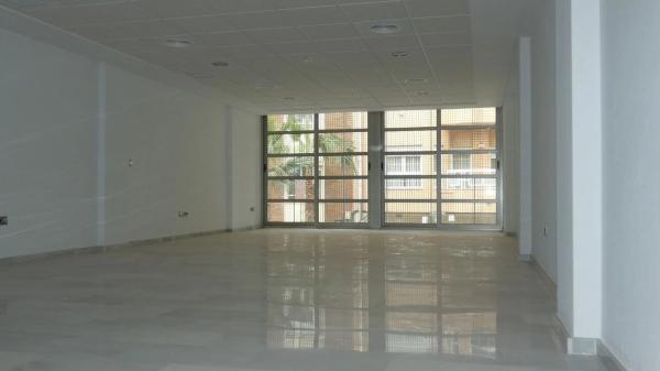 Edificio de uso mixto en calle Fotógrafos Darblade, 5 thumbnail 2